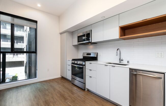 Studio, 1 bath, 415 sqft, $2,350, Unit 502FS