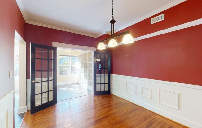 Spacious Three Bedroom Home W/Backyard, Back Deck, Front Porch, & Garage Parking