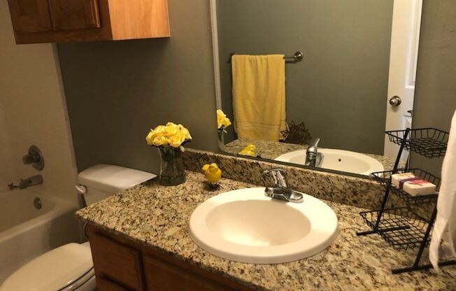 $200 off your move in by Oct 15th! Located in Edgewood Manor and in Mustang School District!, Nearby parks and shopping! 3 bed 2 bath duplex ready for move in!