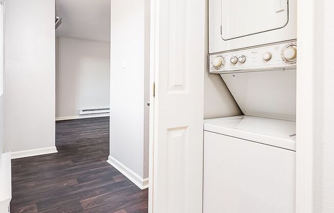 1 bed, 1 bath, 700 sqft, $1,695, Unit 1-301