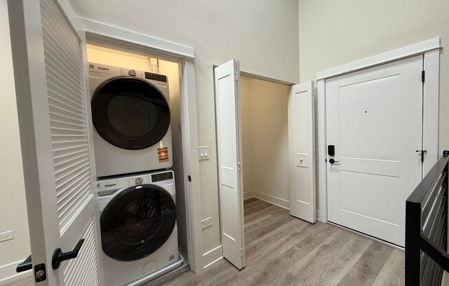 1 bed, 1.5 baths, 689 sqft, $3,395, Unit 209