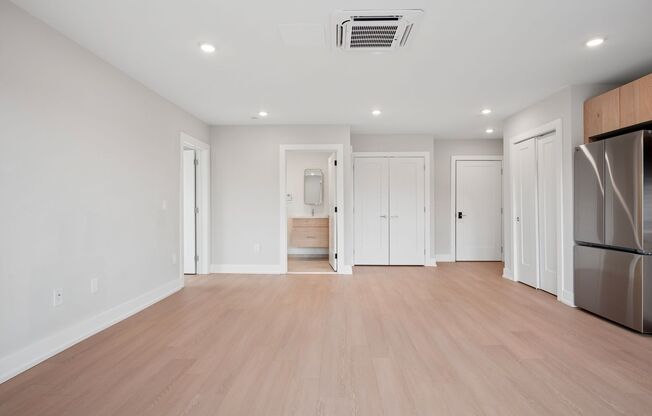 2 beds, 2 baths, 799 sqft, $2,325, Unit Unit 523