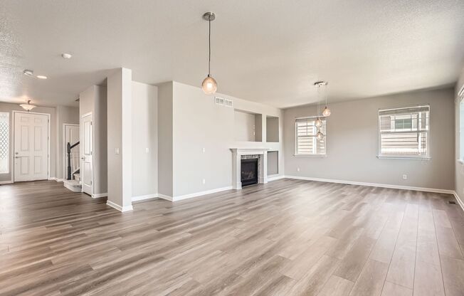 Large Beautiful Rental! Move in by next week!
