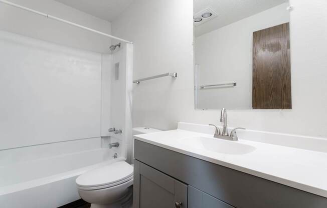 Bathroom With Bathtub at Bristol Ridge, Urbandale, 50322