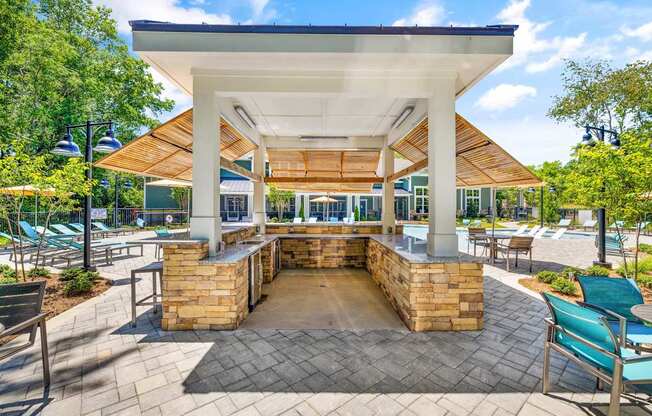 Langley Pointe Apartments | Outdoor Kitchen