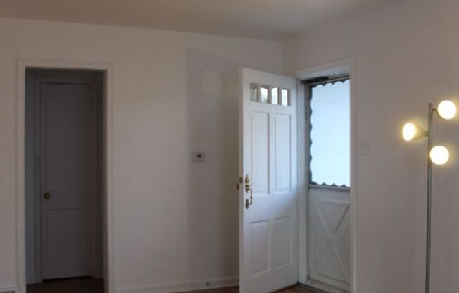 Charming 3 BR/1 BA  Home located In Villa Grove