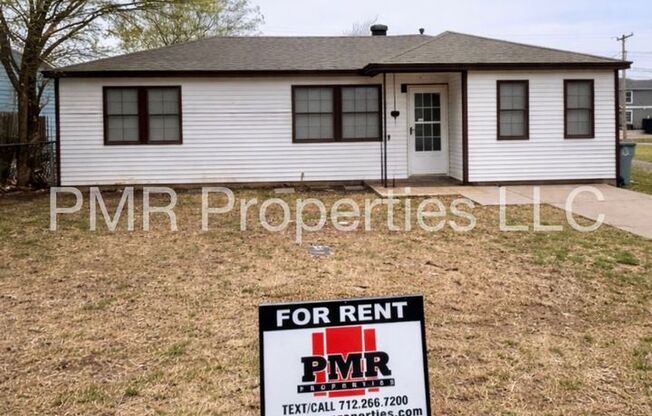 2 Bedrooms / 1 Bathroom House