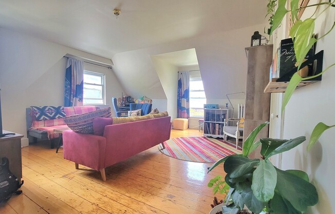 2 beds, 1 bath, 800 sqft, $2,800, Unit 3