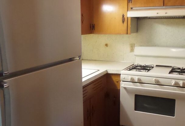 2 beds, 1 bath, $775