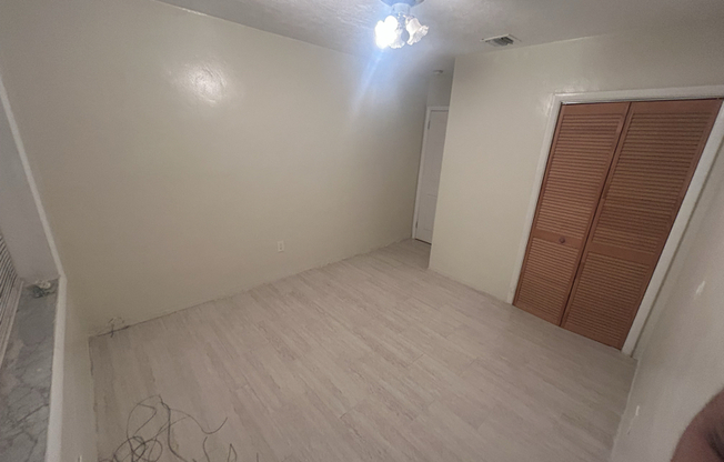 1532 NE 148 ST