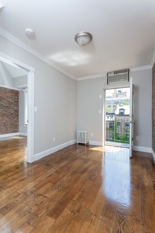 350 W 21st St #2