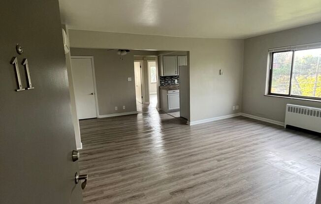 2 beds, 1 bath, 825 sqft, $1,050