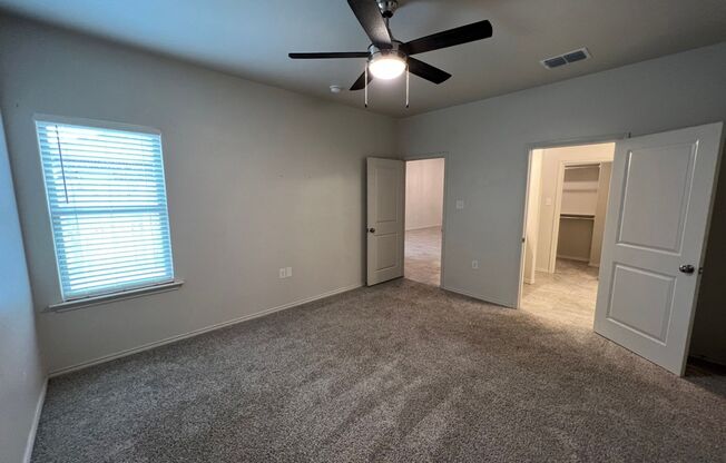 2 beds, 2 baths, $1,400