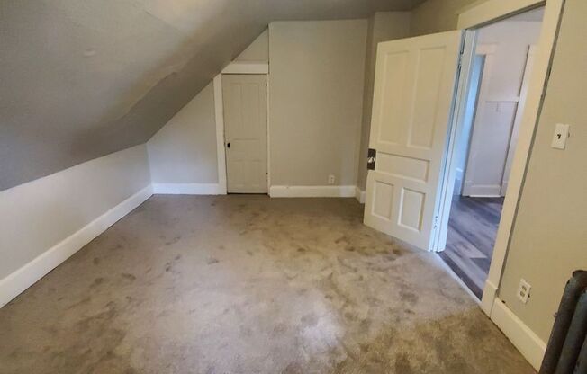 1 bed, 1 bath, $795, Unit Upper