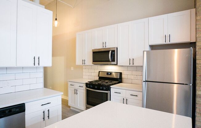 2 beds, 1 bath, 1,500 sqft, $1,800, Unit 4439-SF