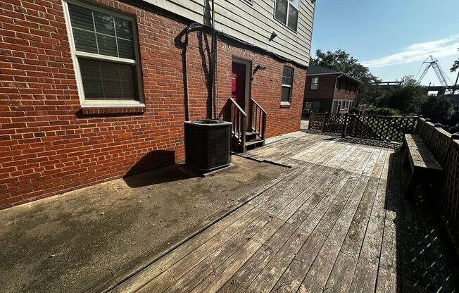 2 Bedroom Walkable to Campus Pre-Leasing for August!