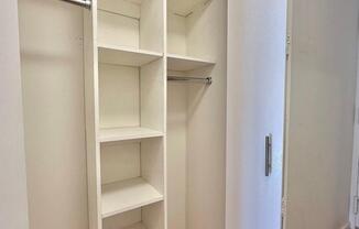 1 bed, 1 bath, $4,500, Unit 25C