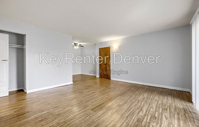 2 beds, 1 bath, 813 sqft, $1,189, Unit 6-301