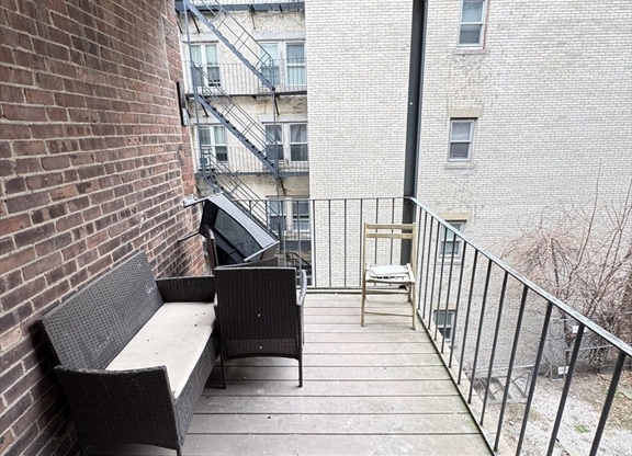 3 beds, 2 baths, 1,300 sqft, $4,000, Unit 3