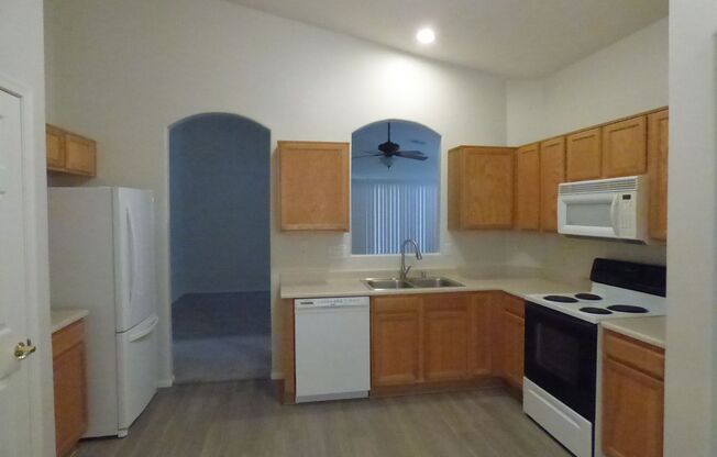 Small but very nice inside! Close to shopping & restaurants!
