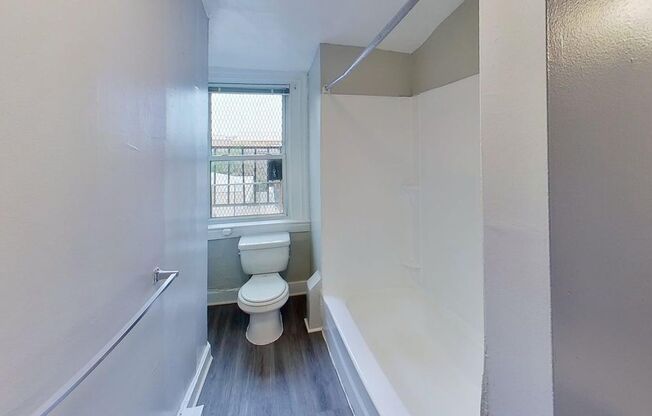 Studio, 1 bath, 450 sqft, $1,149, Unit 50-4