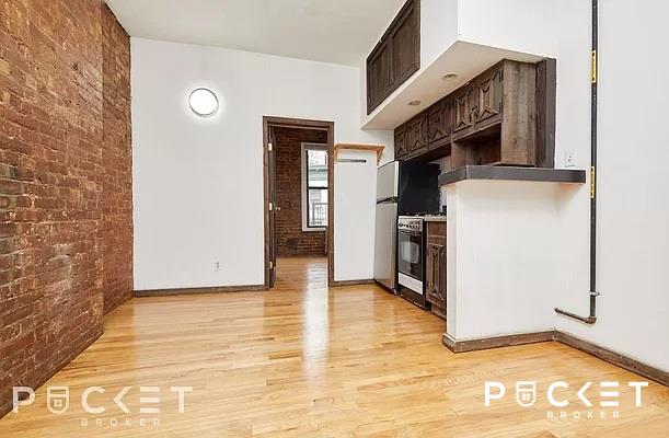 2 beds, 1 bath, $3,800, Unit 14