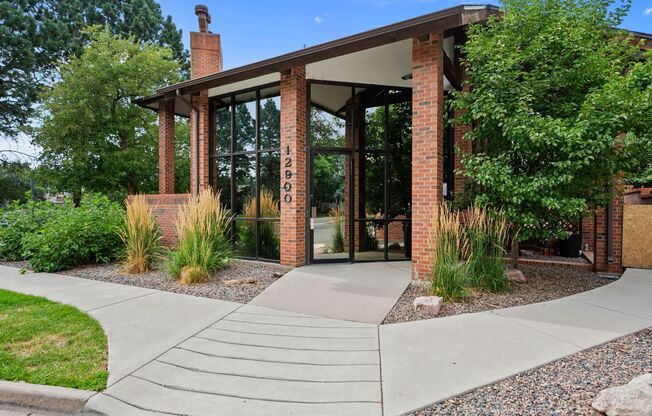 2 beds, 2 baths, $2,300