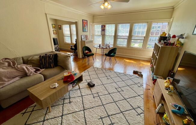 2114 N Summit