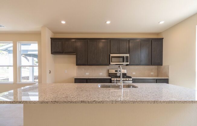 1660 Coral Sunrise Trl Leander, TX 78641