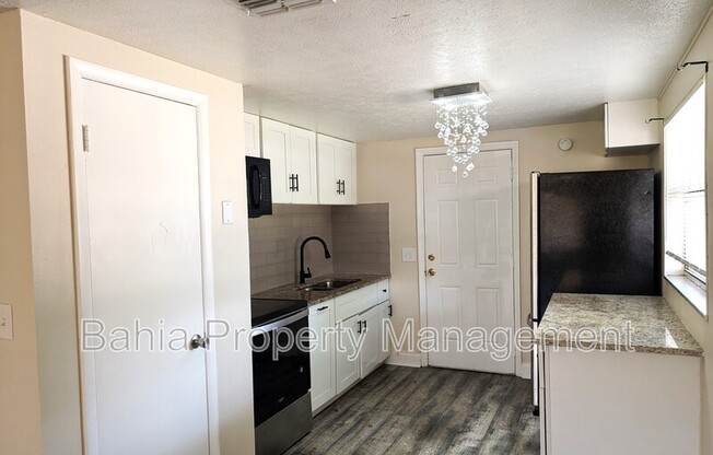 8942 TEMPLE TERRACE HWY