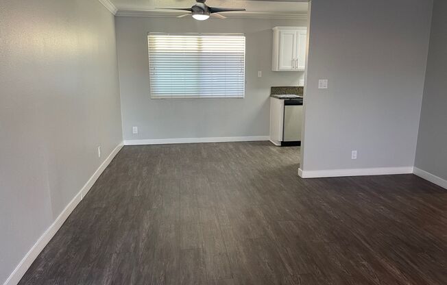 2 beds, 1 bath, 890 sqft, $2,710, Unit 0043