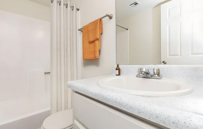 2 beds, 2 baths, 900 sqft, $1,375, Unit 117