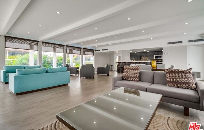 2 beds, 2 baths, 1,377 sqft, $5,750, Unit 802