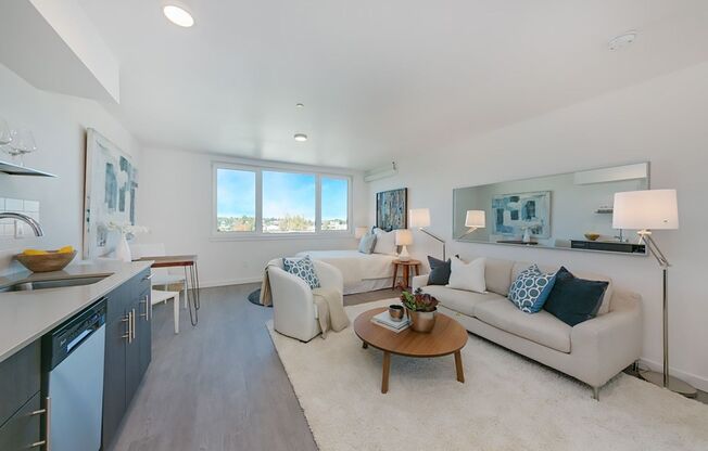 Studio, 1 bath, 368 sqft, $1,295, Unit 201