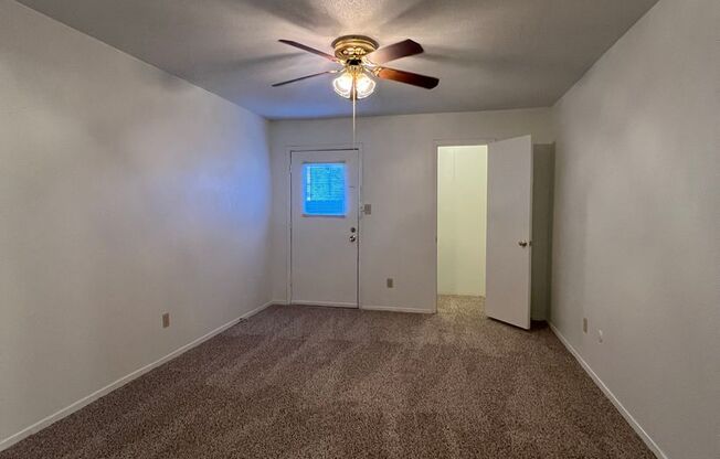 2 beds, 2 baths, 1,000 sqft, $1,275, Unit 401
