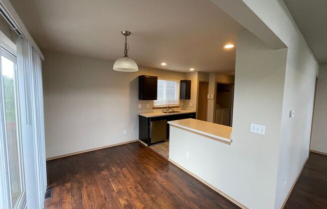 3 beds, 2.5 baths, $2,395