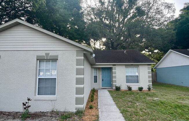 4BD/2.5BA Single-Family Home in Lockhart!