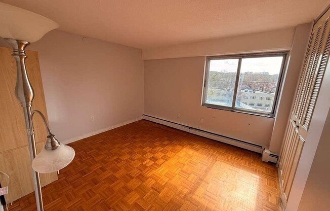 2 beds, 1 bath, 940 sqft, $2,500, Unit 6J