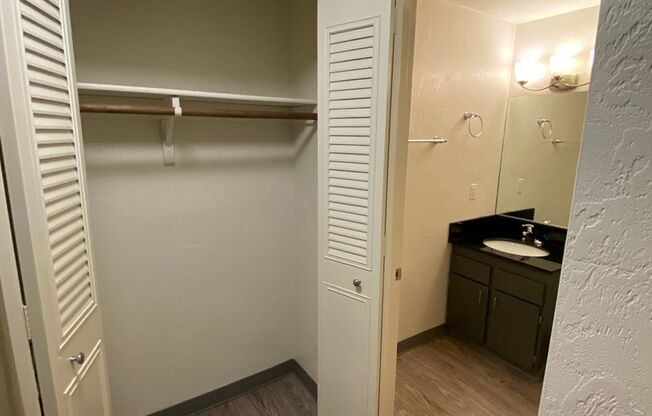 2 beds, 2 baths, 1,150 sqft, $1,712, Unit 0172