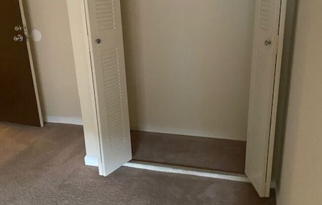 1 bed, 1 bath, 625 sqft, $1,215, Unit G05