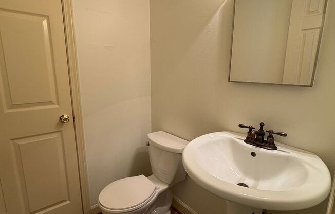 2 beds, 1.5 baths, $1,195, Unit Apt. A