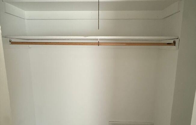 2 beds, 2 baths, 1,772 sqft, $2,200, Unit Old King Edward 61