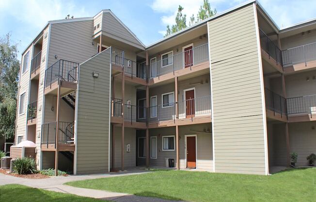 California Place Apartments