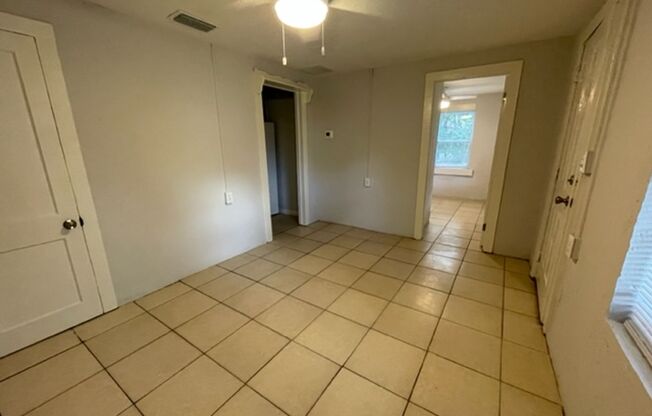 2 beds, 1 bath, $1,150