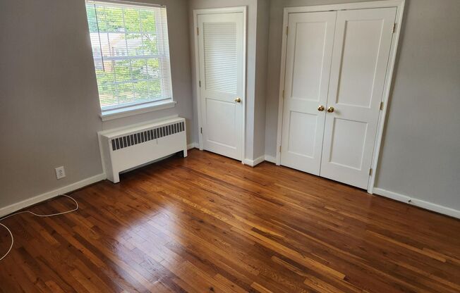 2 beds, 1 bath, 897 sqft, $2,335, Unit G-01