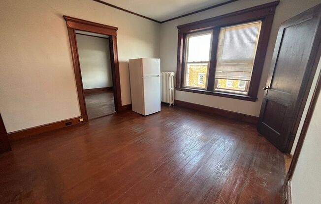 1 bed, 1 bath, $1,800, Unit 11