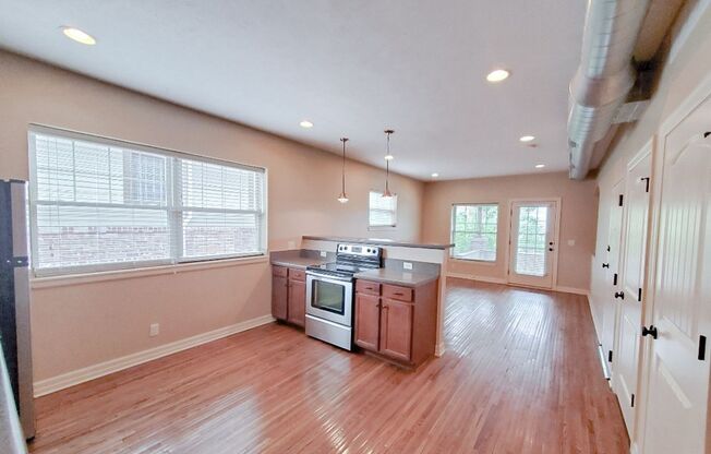 1 bed, 1 bath, 650 sqft, $1,195, Unit 609 - Unit 202 A817