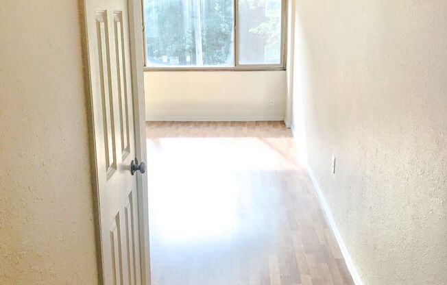 1 bed, 1 bath, 560 sqft, $1,595, Unit 102