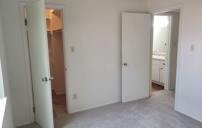 2 beds, 2 baths, $1,550, Unit # #C