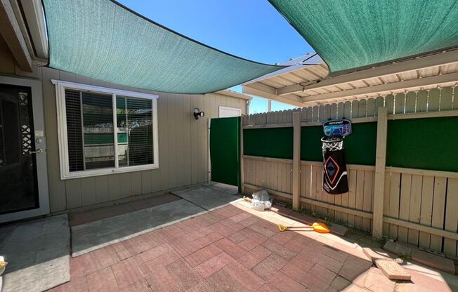 Apply Here https://realty480pm.appfolio.com/listings